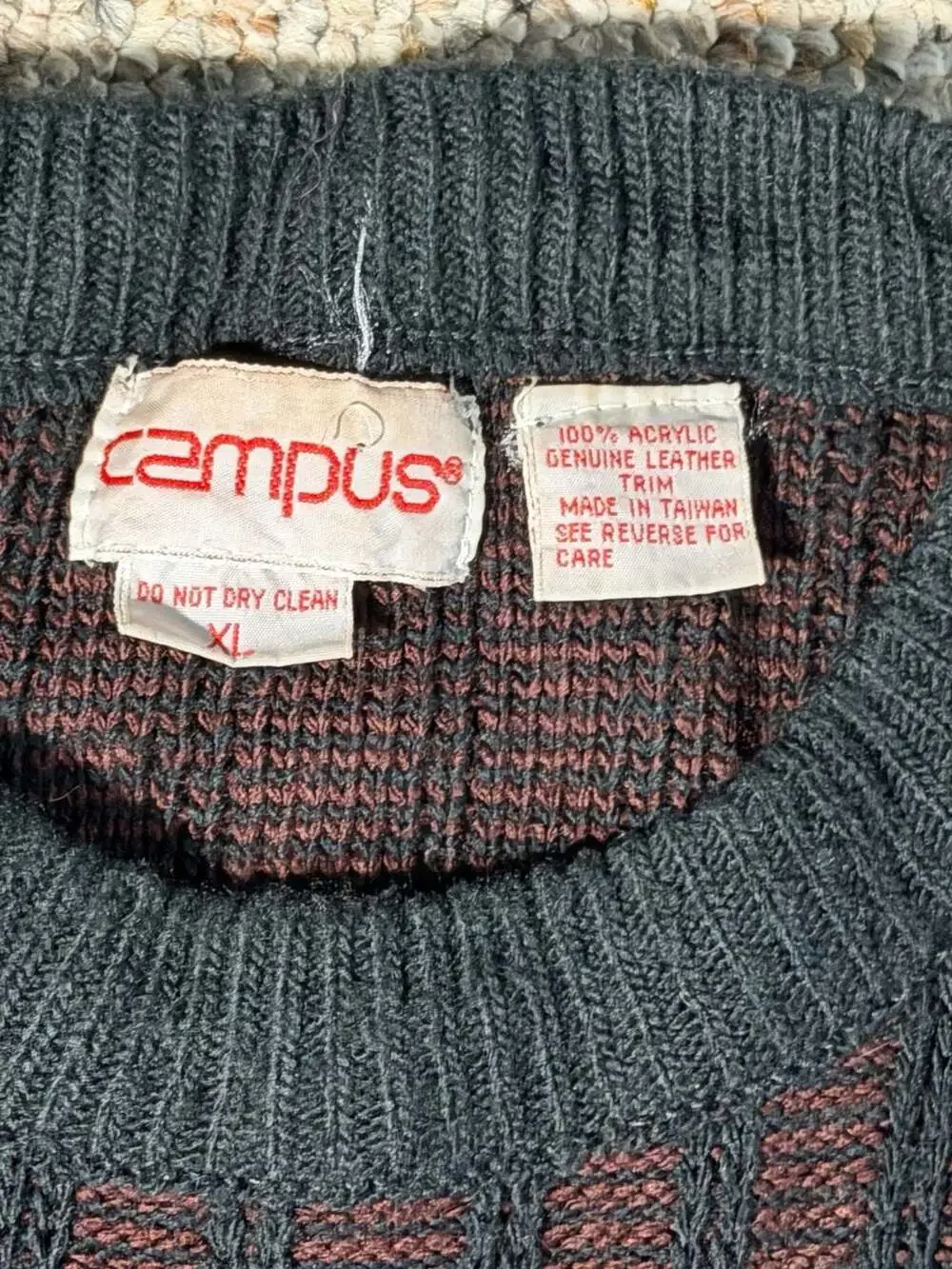 Vintage Campus Men's Geometric Knit Sweater with Leather‎ Patches Size XL